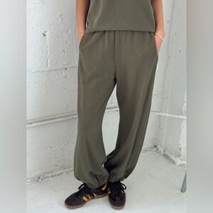 Le Bon Shoppe Balloon Pants in Olive size Large